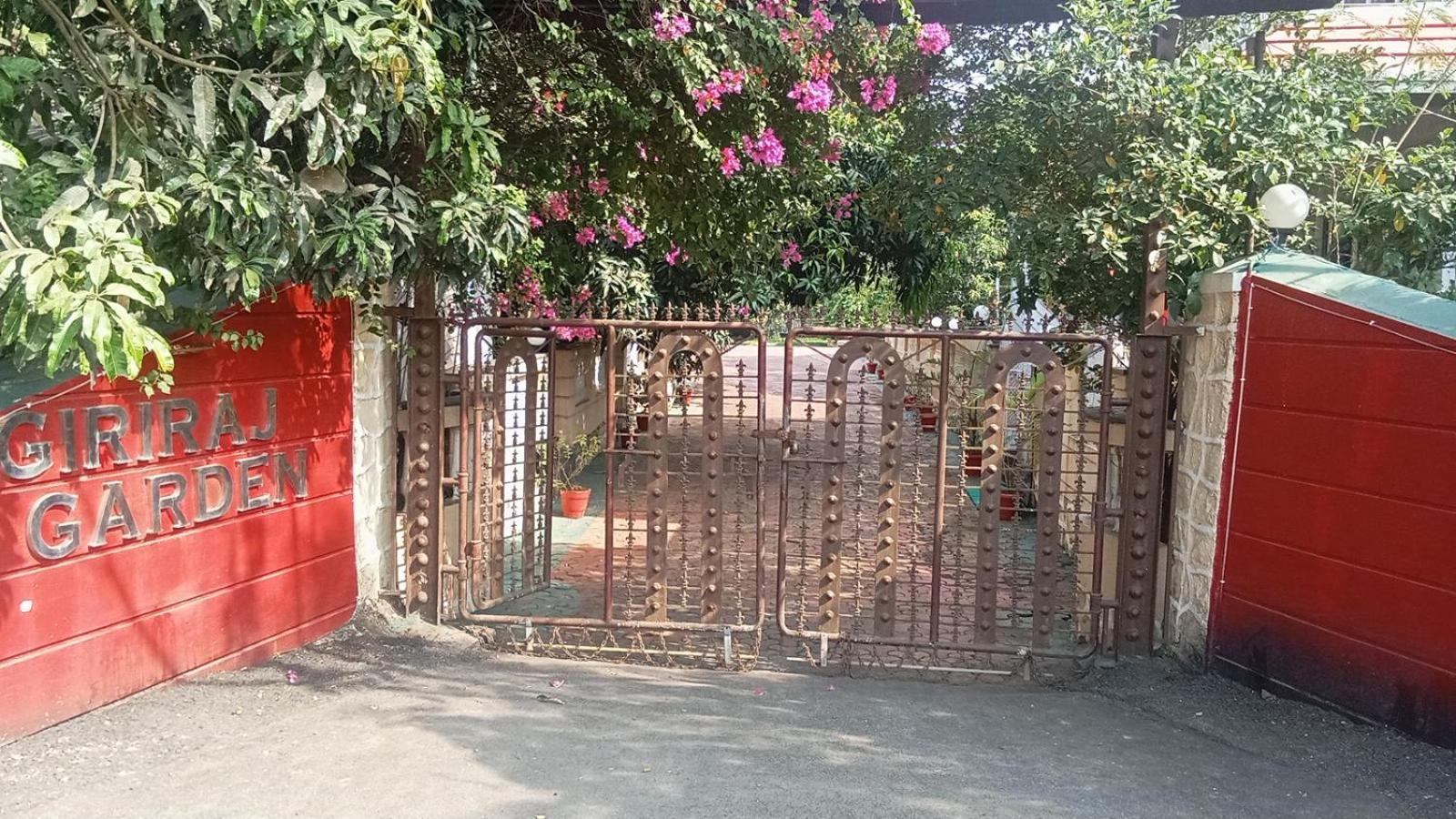 Giriraj Garden Resort Vagholi  외부 사진